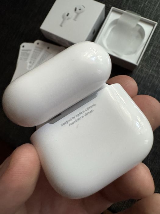 Airpods 4 foarte bune sigilate!!!