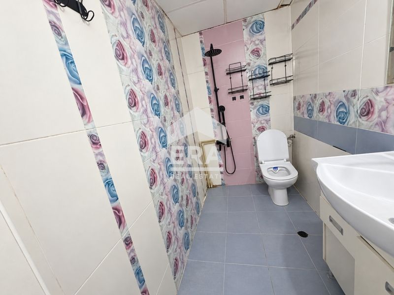 Продава се Четиристаен апартамент в Русе, Център - 103 кв.м за 1612 €/кв.м - Снимка #8