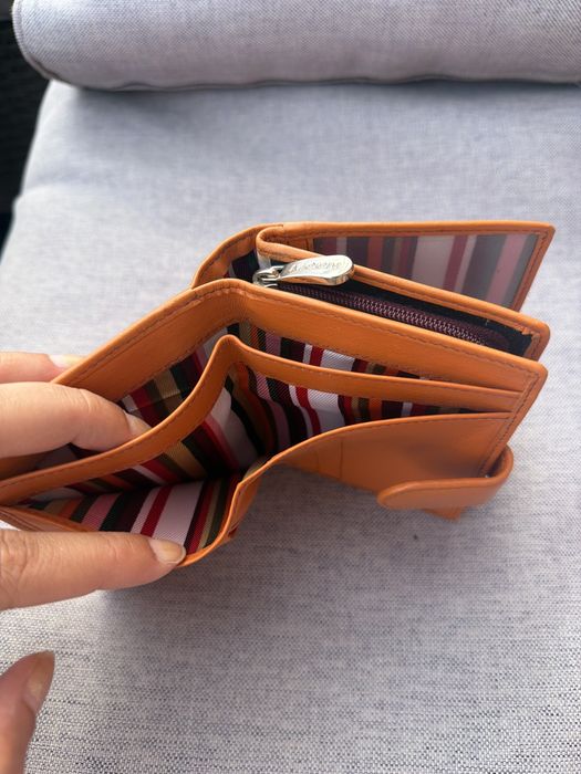 Дамски портфейли