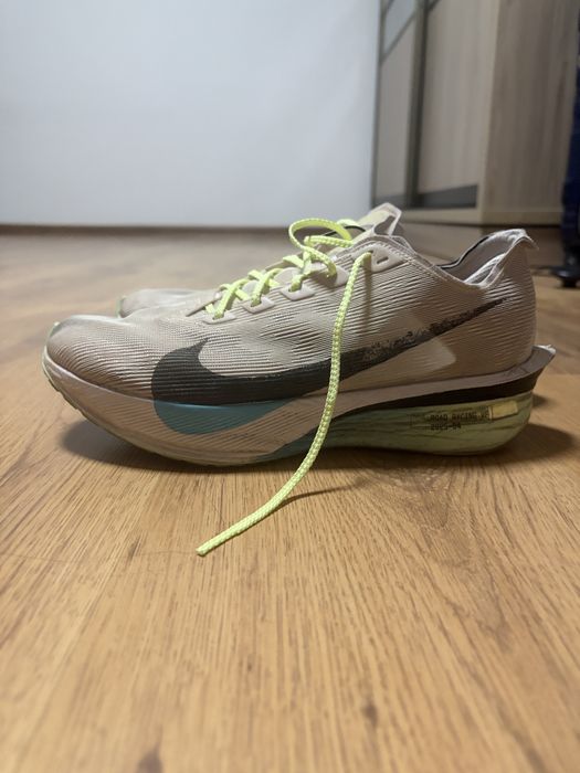 Продам Nike Vapofly 4