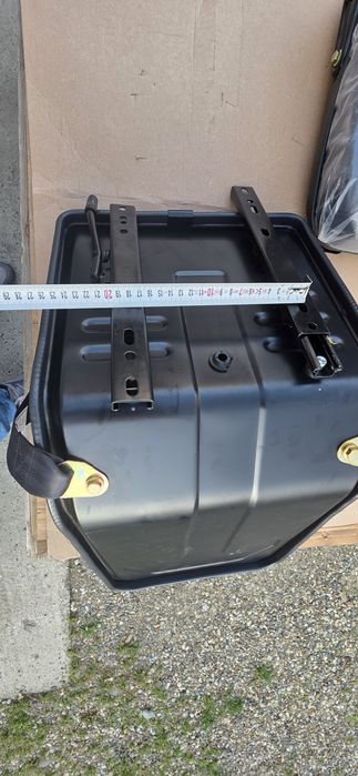Scaun macara manitou stivuitor macara încărcător frontal l pret 340 lei se poate trimite prin curier rapid în toată tara