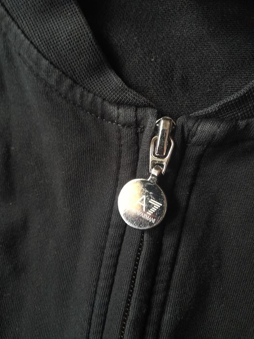 Armani EA7 мъжко горнище S размер.