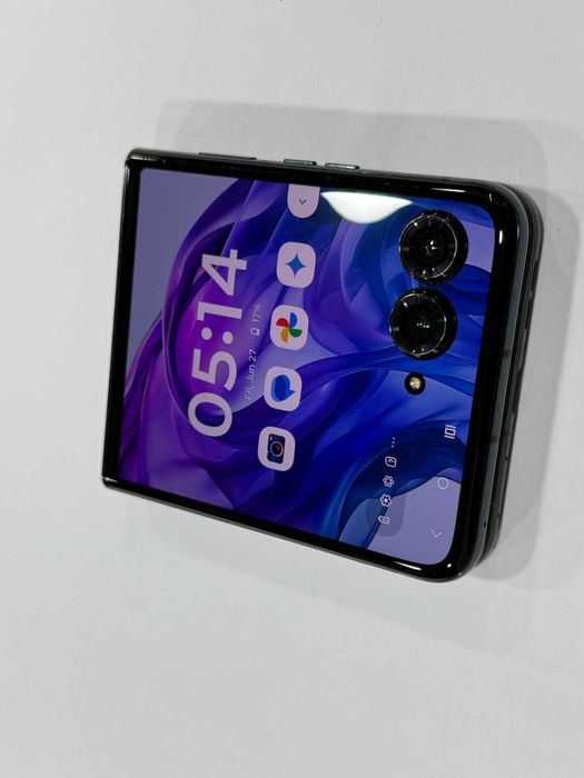 Motorola Razr 50 Ultra – 512GB