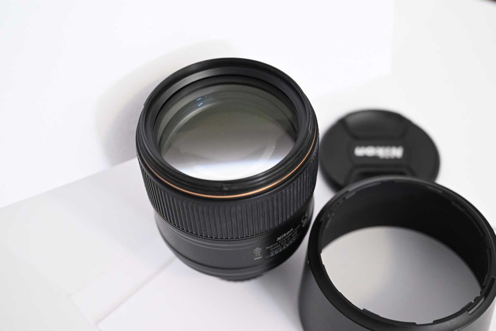 Nikon 105 f/1.4 E