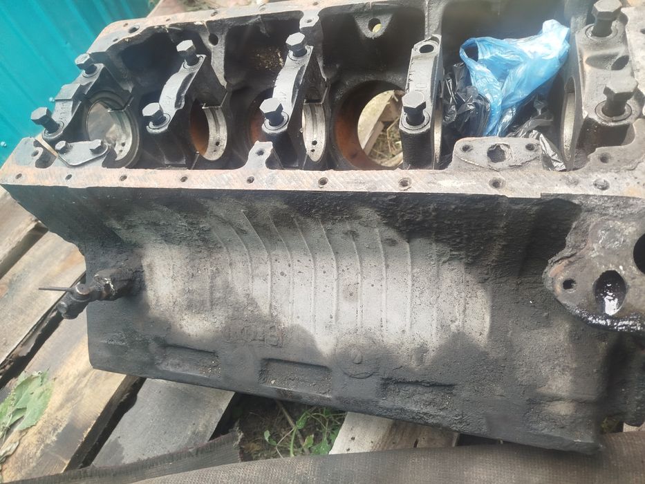 Продам запчасти на зил