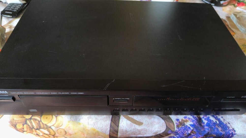 CD player Yamaha CDX-390