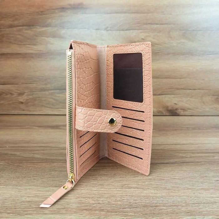 Дамски портфейл .