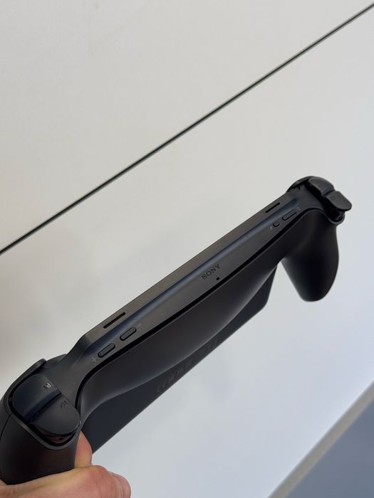 Продавам PlayStation Portal Remote