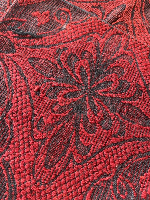 Вълнена тъкана постелка