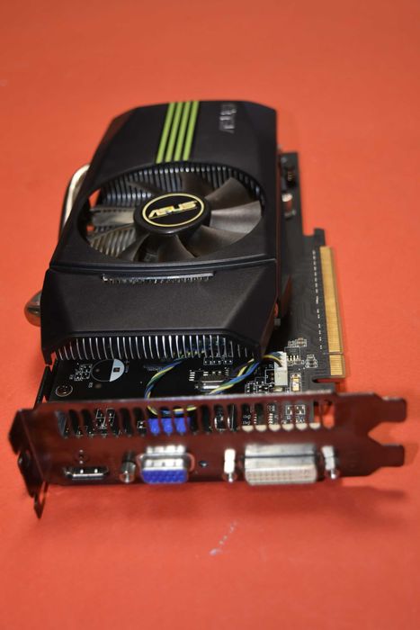 Видео карта Asus GTS 450 1 GB HDMI DVI VGA - работи перфектно