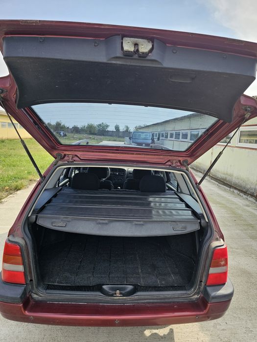 Vând vw golf 3 , înmatriculat  , 1994 , 1.8 benzină, proiect masina de epoca