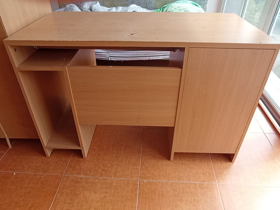 Продам компьютерный стол