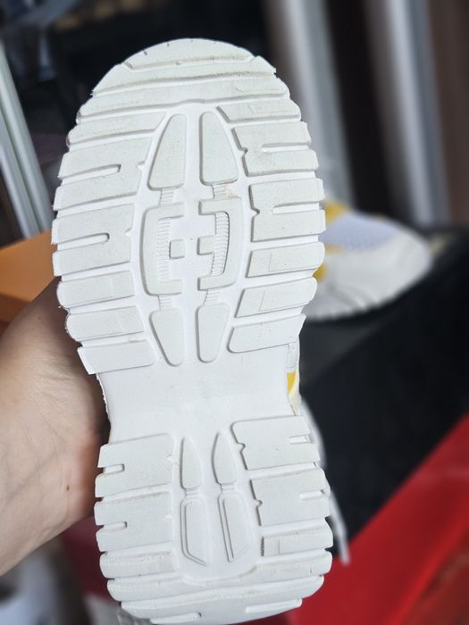 Очень классные кросы 30р