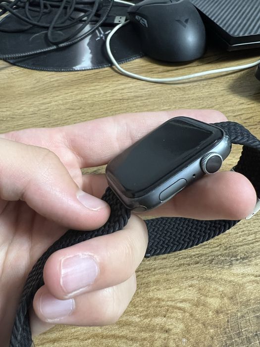 Срочно продается Apple watch series 4 original