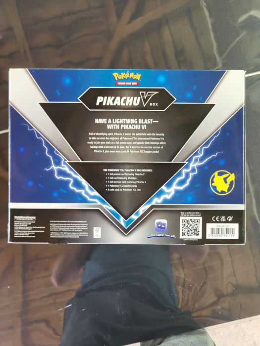Pokemn Pikachu V box