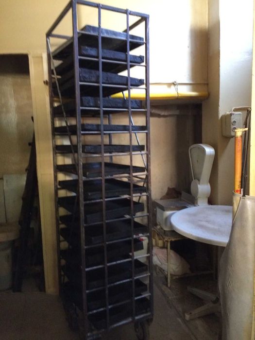 Колички за тави за закуски