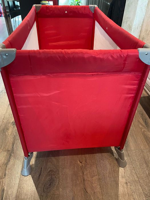 Бебешка Кошара за спане и игра