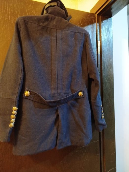 Продам куртку женскую