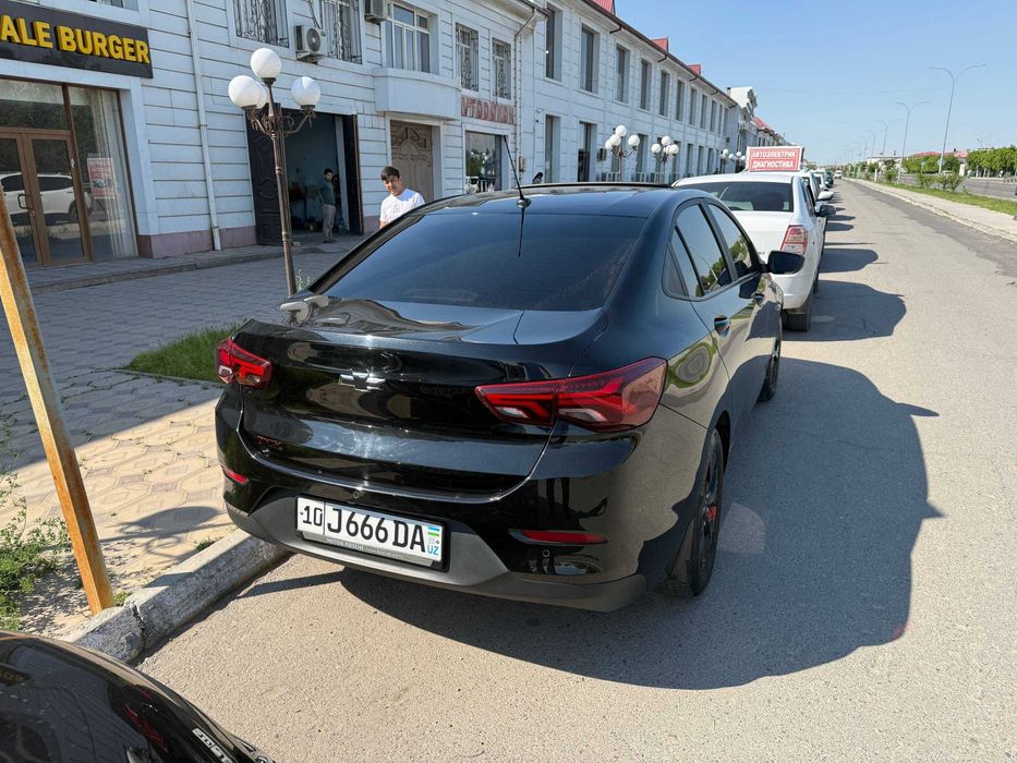 Chevrolet Onix Redline