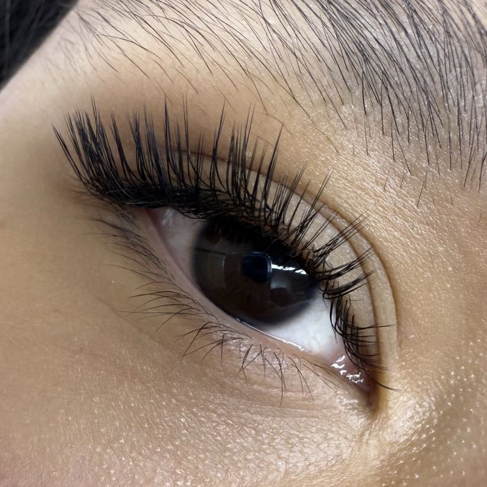 Наращивание ресниц Алматы топ мастер