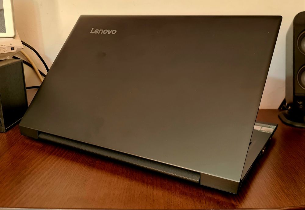 Laptop Gaming Lenovo cu procesor i5 -6200U/ Video AMD Radeon 2 GB / 8 Gb Ram DDR4/ SSD M2 +HDD 1 Tb