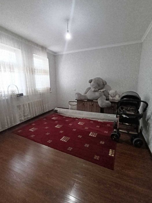 Ҳовли уй  сотилади (2 этажлик коттеж)