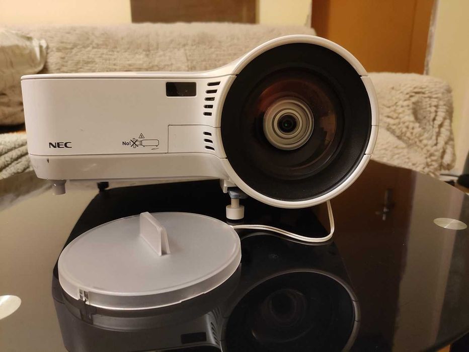 Проектор NEC Short-Throw