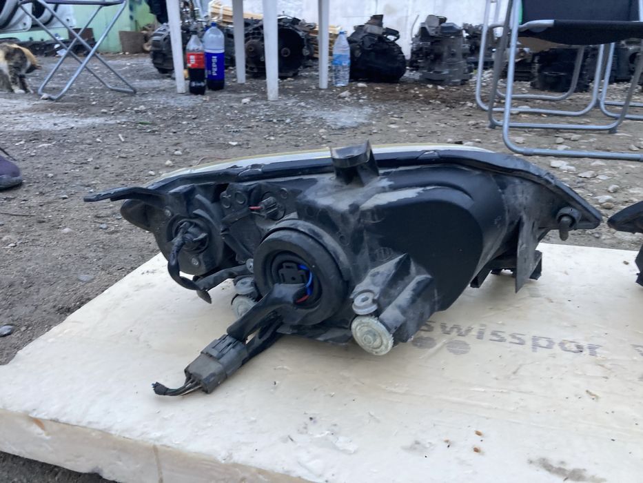 Оригинални фарове за Мазда 2 2002- 2006