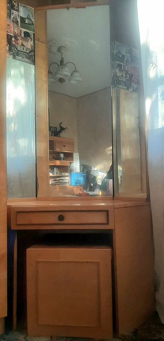 Vand oglinda pentru machiaj