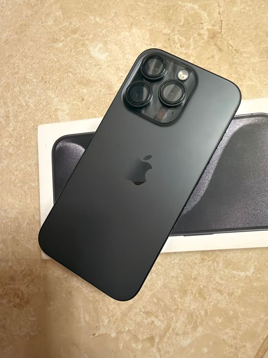 Vând iPhone 15 pro
