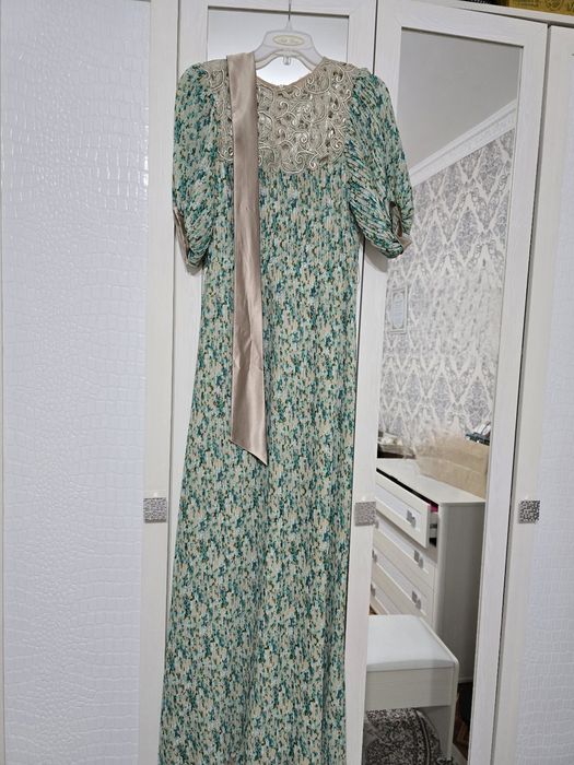 Продам вечерние платья