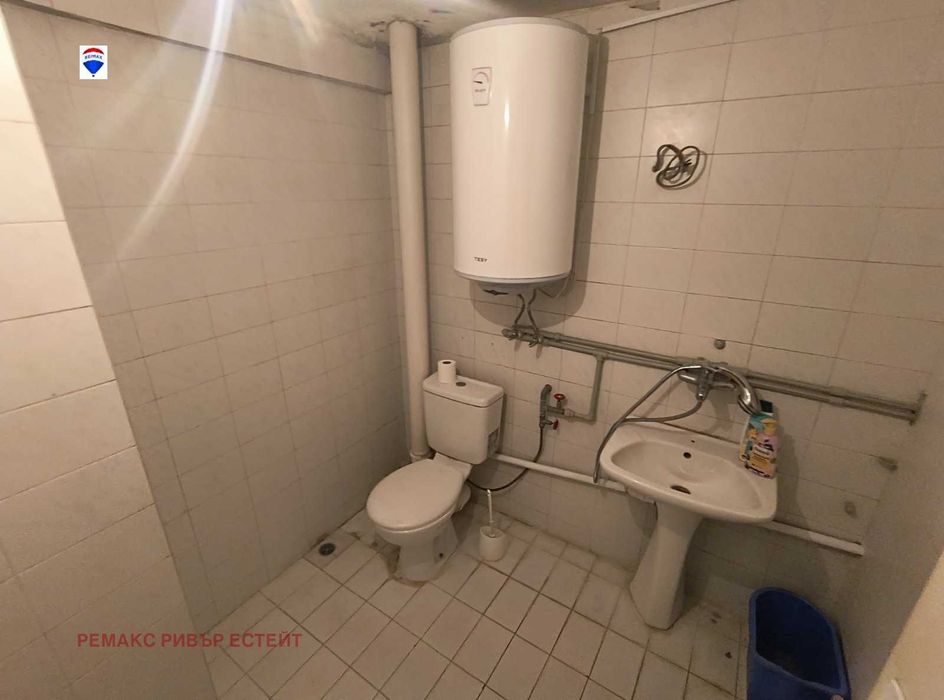 Дава се под наем Офис в Русе, Център - 25 кв.м за 102 € - Снимка #4