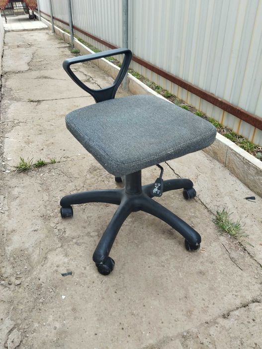 Кресло на колесиках