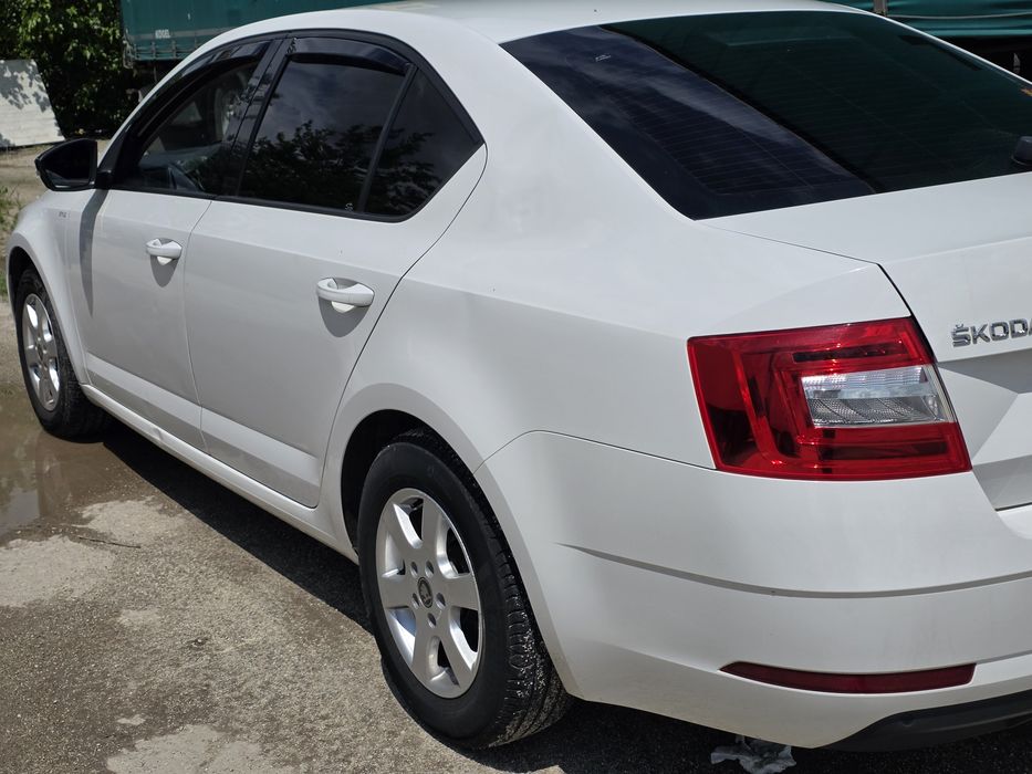 SKODA Octavia 2018 — imagine 3