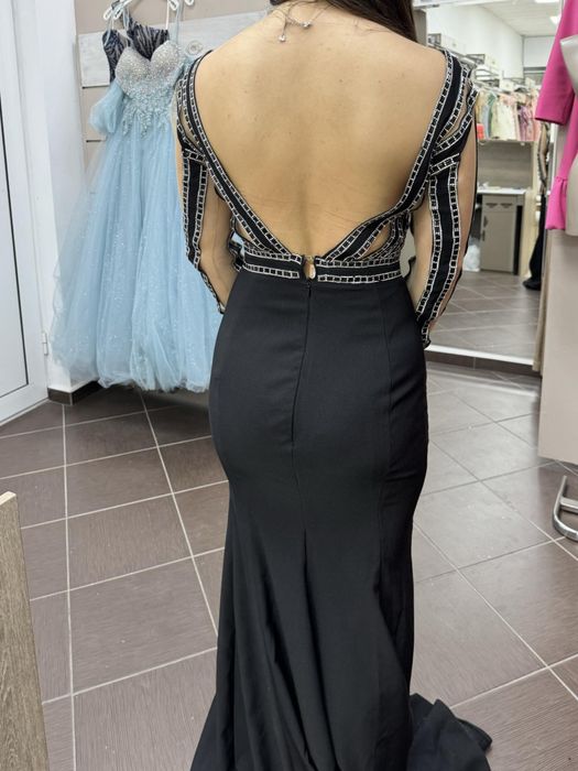 Елегантна дизайнерска рокля