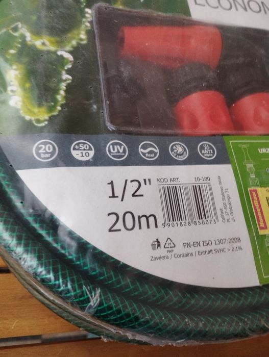 Градински маркуч, стойка за телевизор