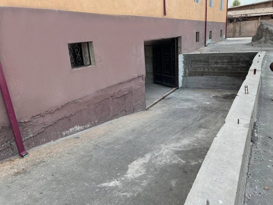 Подвал нотурар сотилади