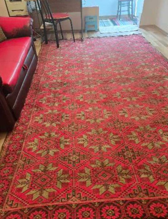 Килим 3.50 х 2.10 м – голям, добро състояние