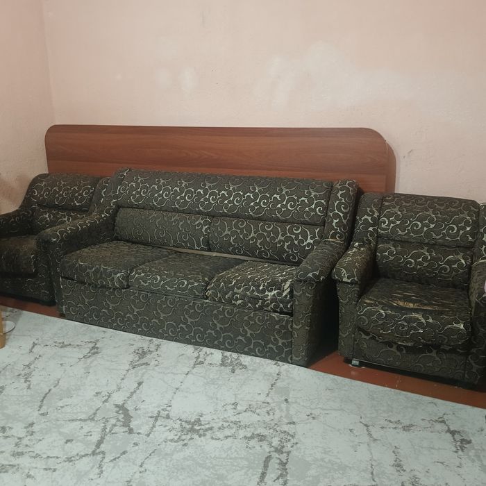 Divan kreslo sotiladi