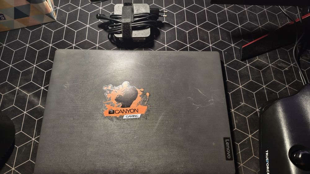 Laptop lenovo office