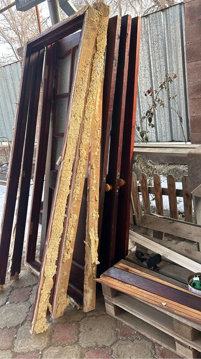 Продам двери деревянные