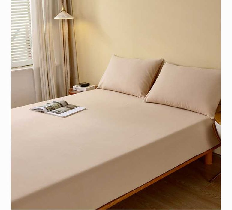 Простынь на резинке 180×200