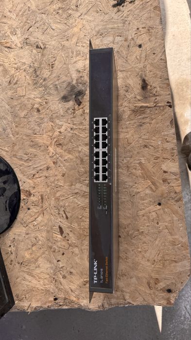 TP Link коммутатор 16 порт