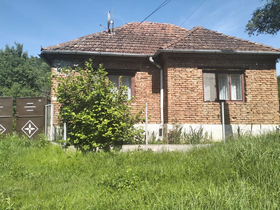 Casă de vânzare!