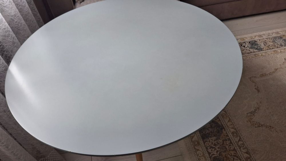 Стол круглый деревянный