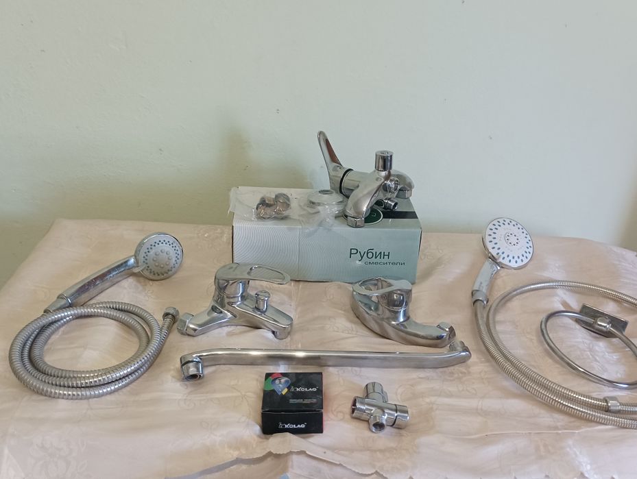 Смесители, лейки для душа.