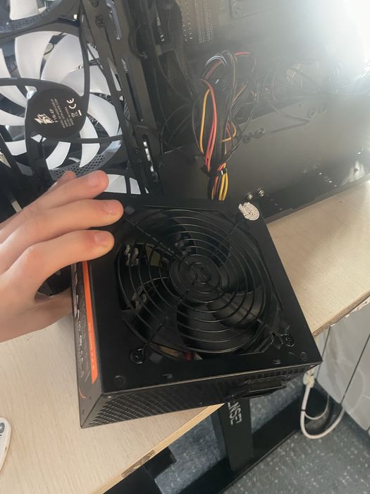 vand sursa segotep 600w aproape ca noua