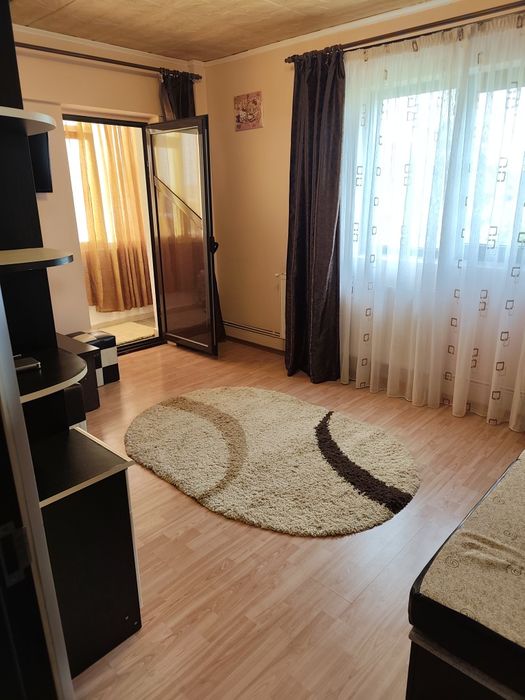 Închiriez garsonieră — fotografia 3