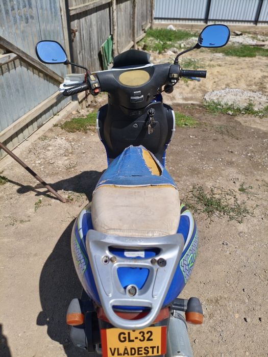 Vând scuter First Bike