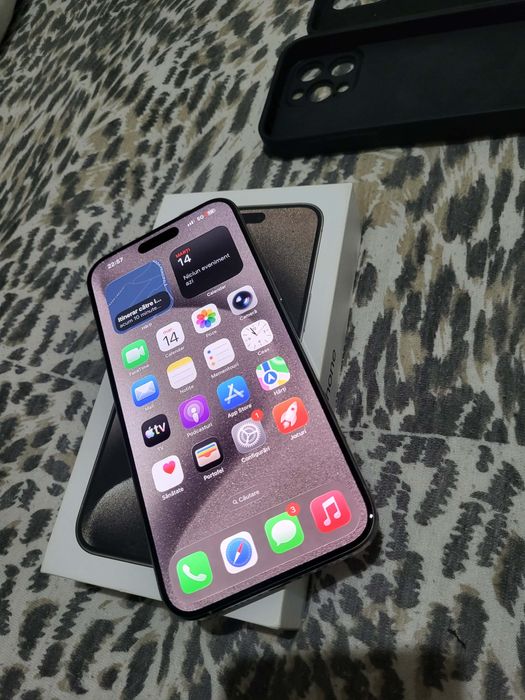 Vand iphone 15 pro max 256 GB !!